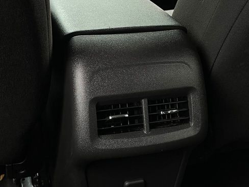 Used 2023 Chevrolet Equinox LT FWD image 25