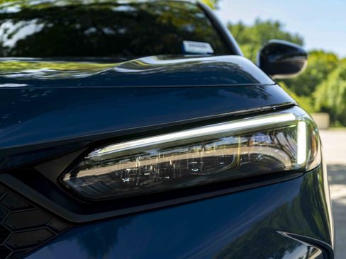 Used 2025 Honda Civic Sport image 11