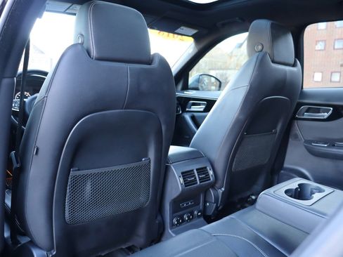 Used 2018 Jaguar F-PACE R-Sport image 13