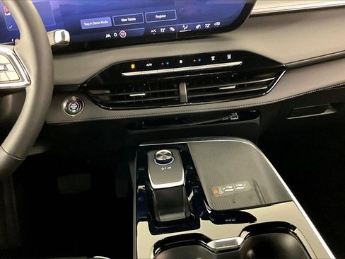 New 2026 Buick Enclave Sport Touring w/ Super Cruise Package image 7