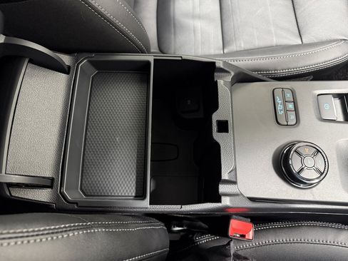 Used 2024 Ford Ranger Lariat w/ FX4 Off-Road Package image 32