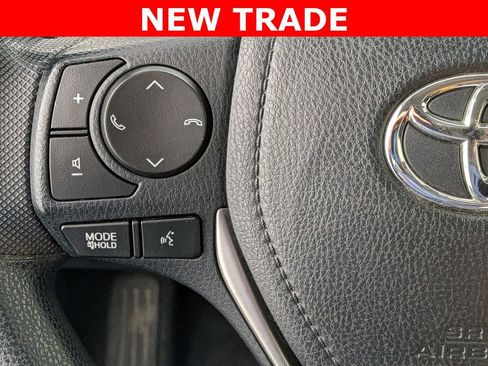 Used 2018 Toyota RAV4 LE image 14