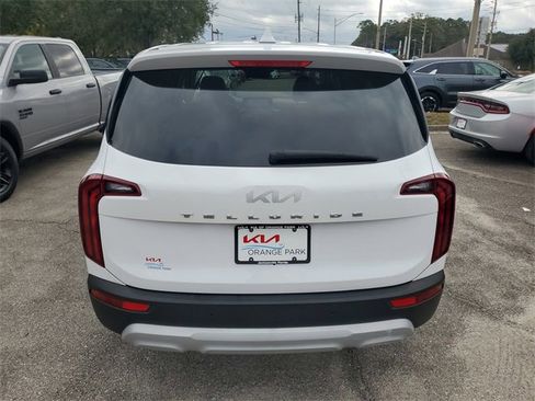 Used 2022 Kia Telluride LX image 8