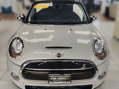 Used 2016 MINI Cooper S image 2