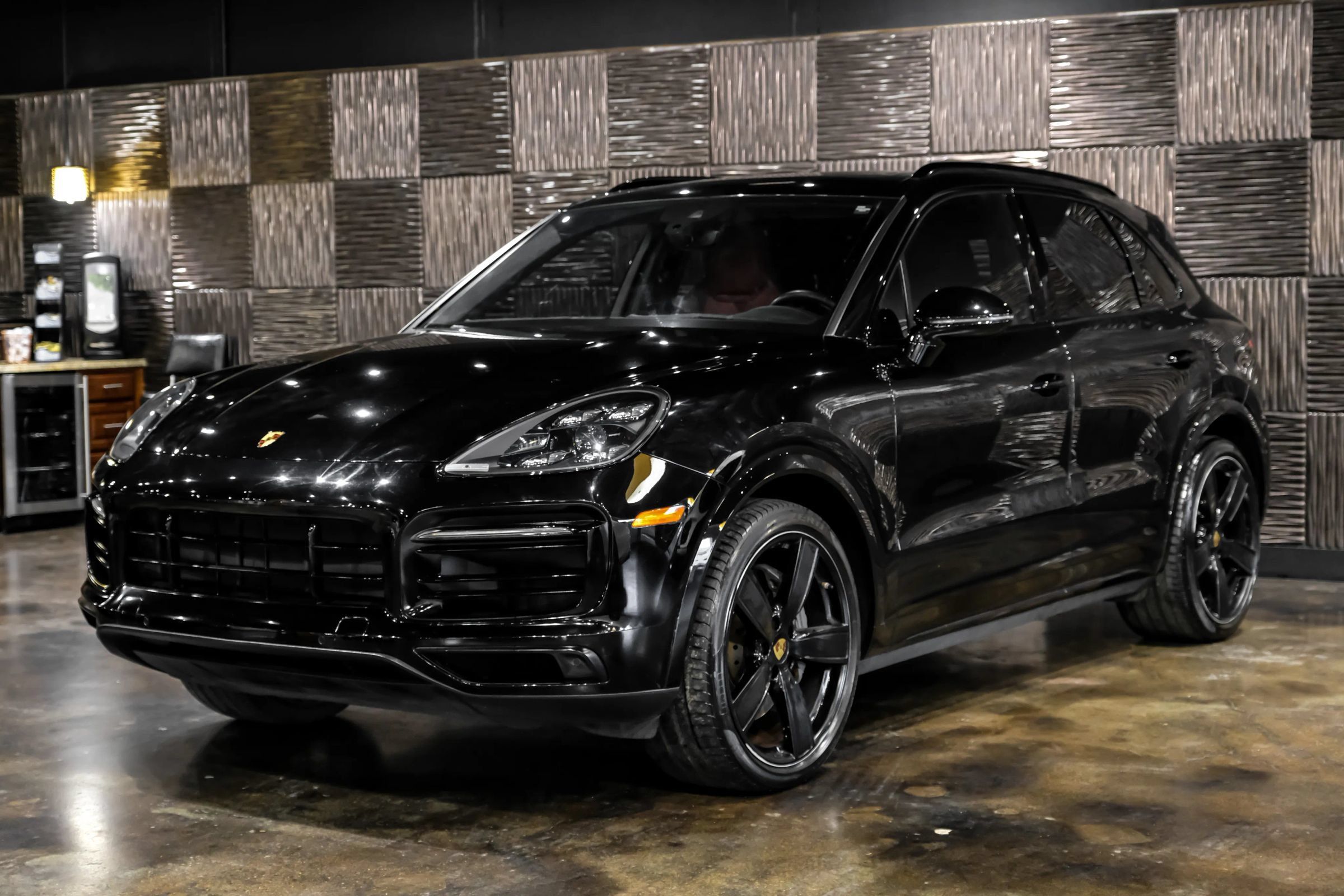 Used 2019 Porsche Cayenne S AWD/4WD image 6