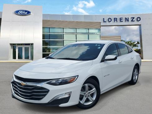 Used 2025 Chevrolet Malibu LS image 1