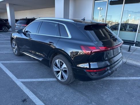 Used 2024 Audi Q8 e-tron Premium Plus image 5