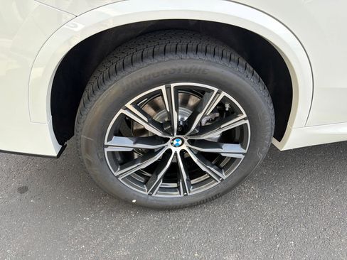 New 2026 BMW X5 xDrive40i w/ M Sport Package image 9