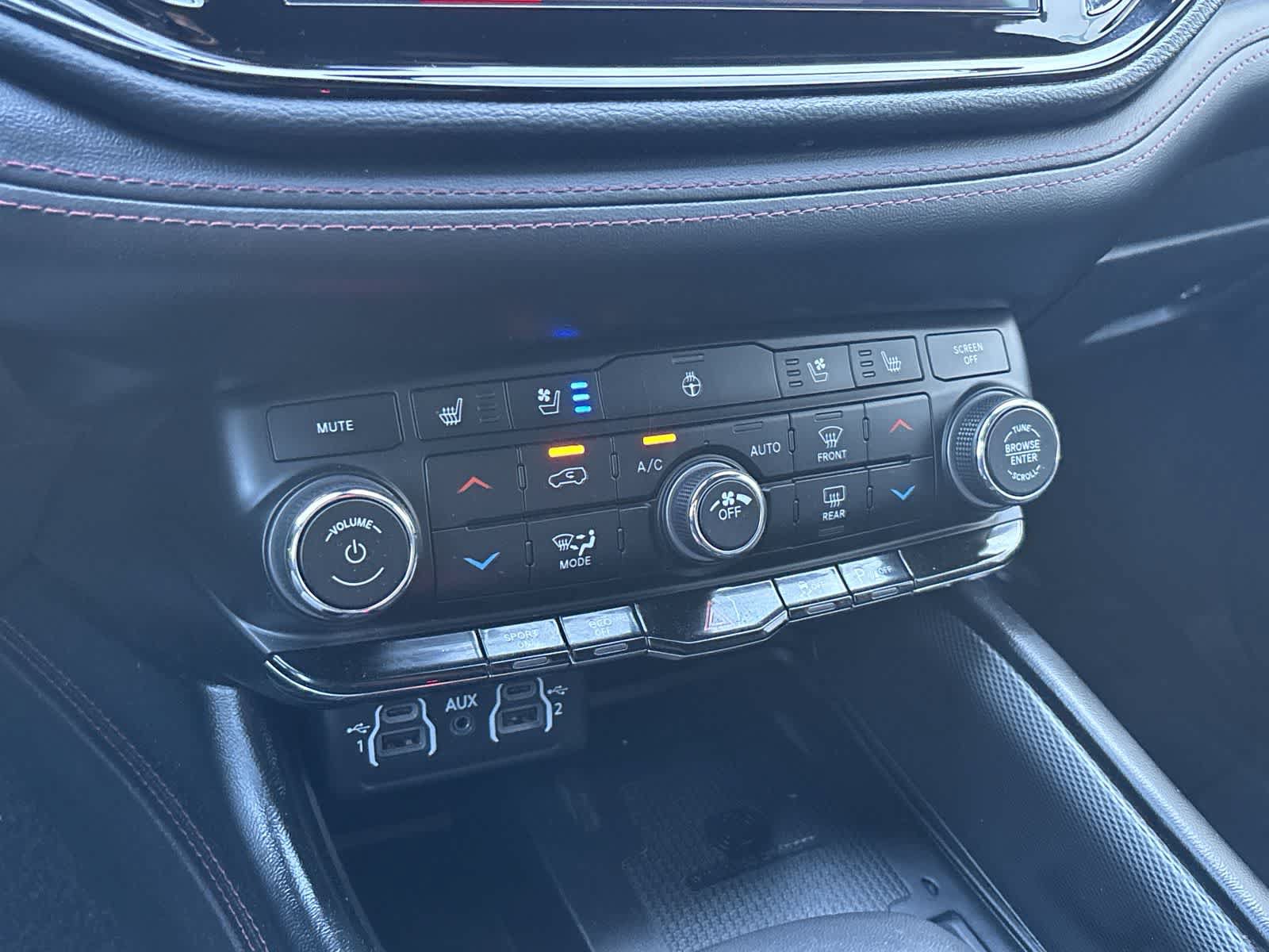 Used 2021 Dodge Durango R/T w/ Blacktop Package AWD/4WD image 21
