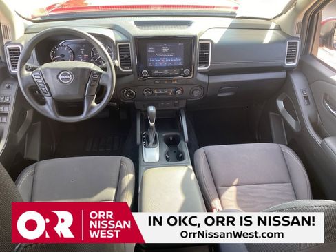 Used 2024 Nissan Frontier SV image 17