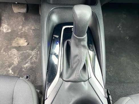 Used 2024 Toyota Corolla LE FWD image 12