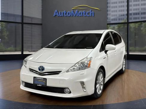 Used 2013 Toyota Prius V Five image 3