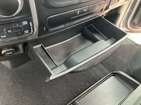 Used 2024 RAM 1500 Warlock AWD/4WD image 38