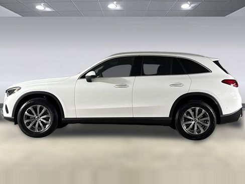 Used 2026 Mercedes-Benz GLC 300 4MATIC image 2