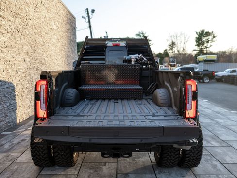 Used 2024 Ford F450 Platinum w/ FX4 Off-Road Package image 21