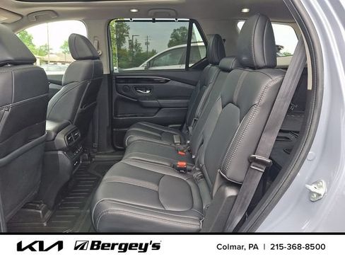 Used 2023 Honda Pilot Touring image 12
