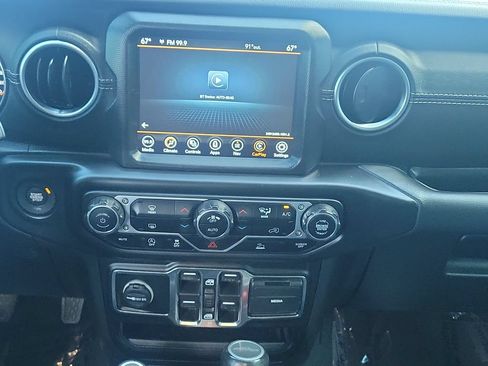 Used 2022 Jeep Gladiator Overland w/ Popular Equipment Package AWD/4WD image 20