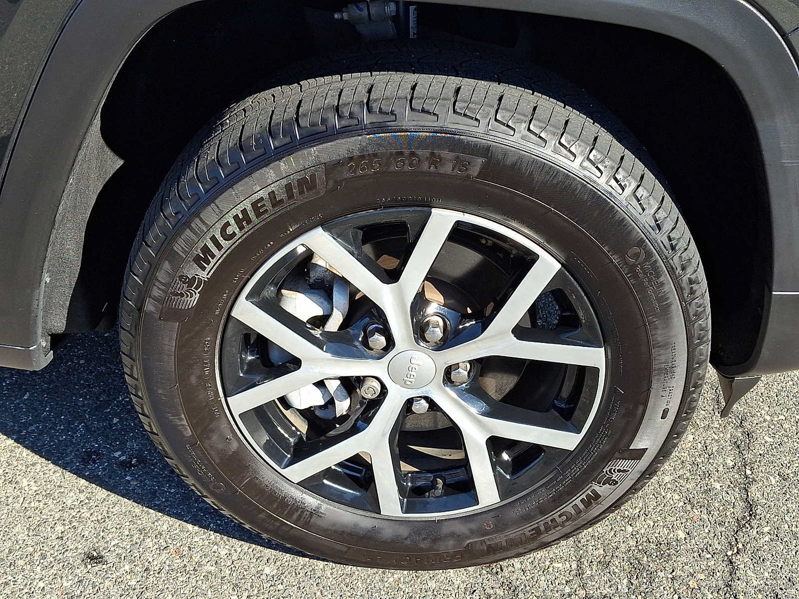 Used 2023 Jeep Grand Cherokee Limited AWD/4WD image 8