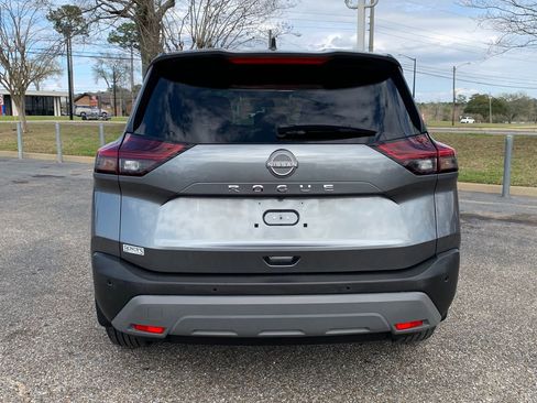 Used 2023 Nissan Rogue S image 6