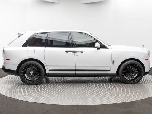 Certified 2020 Rolls-Royce Cullinan AWD/4WD image 60