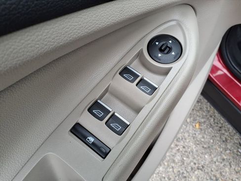 Used 2018 Ford Escape Titanium image 16