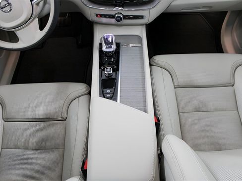 Certified 2025 Volvo XC60 B5 Ultra w/ Climate Package image 19