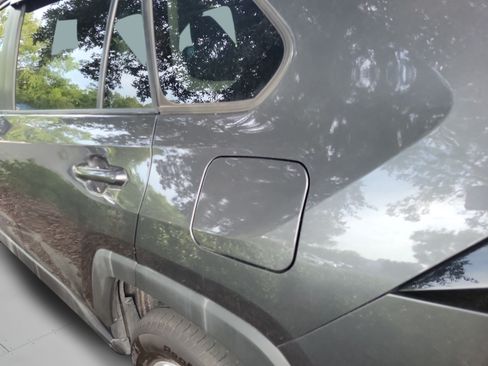 Used 2021 Toyota RAV4 LE FWD image 25