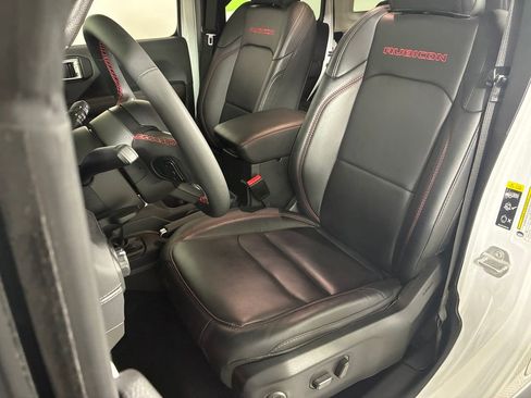 Used 2024 Jeep Wrangler Rubicon w/ Convenience Group image 22