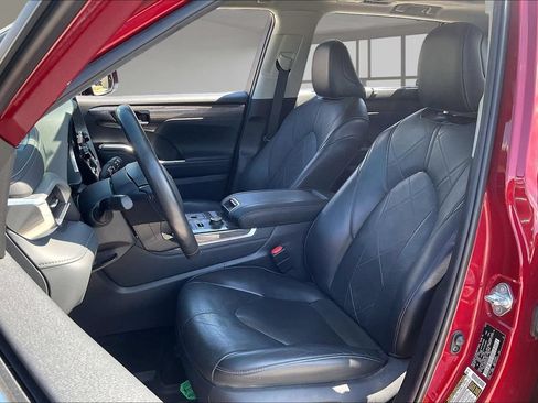 Used 2022 Toyota Highlander Platinum AWD/4WD image 21