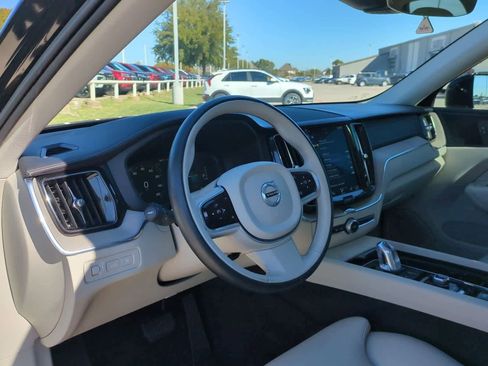 Used 2018 Volvo XC60 T8 Inscription w/ Advanced Package image 2