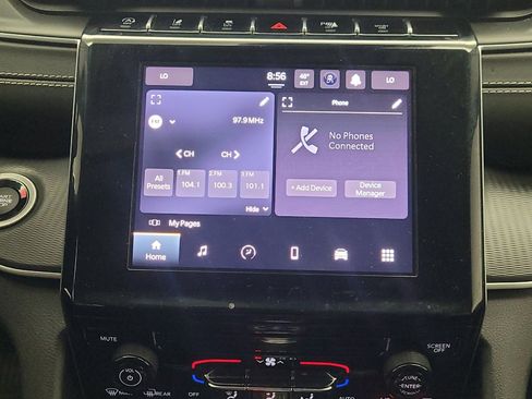 Used 2023 Jeep Grand Cherokee Laredo image 25