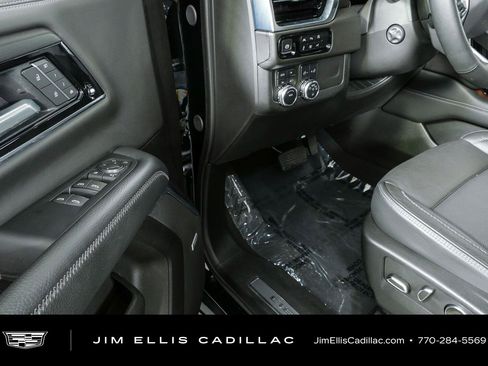 Used 2025 GMC Yukon XL Denali w/ Sun & Power Step Package AWD/4WD image 8
