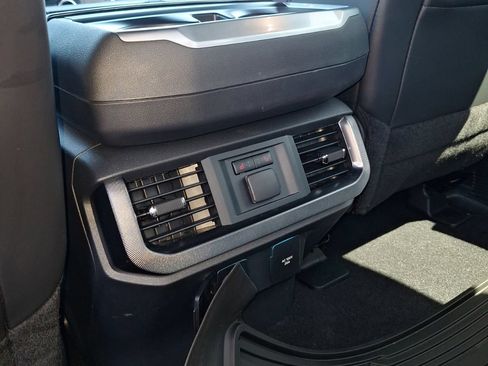 Used 2025 Ford F150 Platinum w/ Equipment Group 702A High AWD/4WD image 18