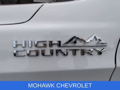 Used 2024 Chevrolet Tahoe High Country AWD/4WD image 33