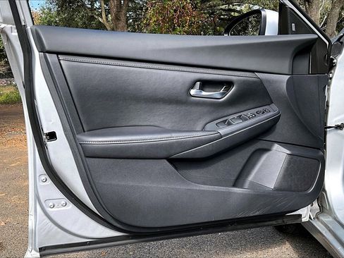 Used 2022 Nissan Sentra SV image 17