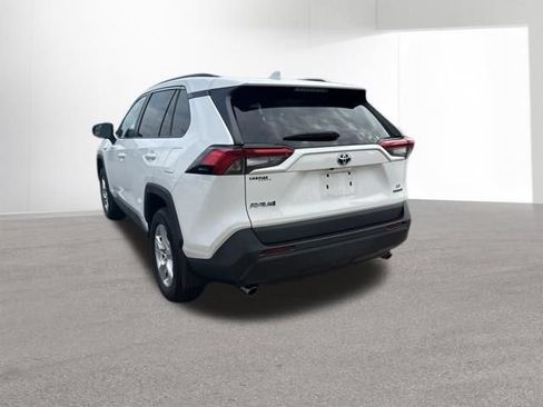 Used 2021 Toyota RAV4 LE AWD/4WD image 14