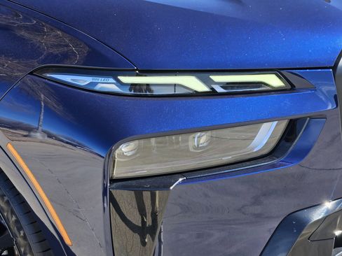 Used 2023 BMW X7 M60i w/ Executive Package image 6