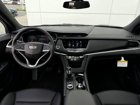 New 2025 Cadillac XT6 Luxury image 20