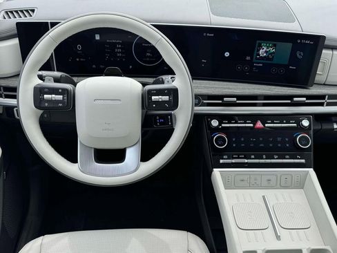 New 2025 Hyundai Santa Fe Calligraphy image 17