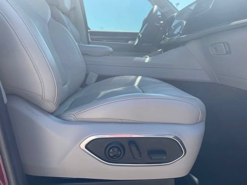 Used 2022 Jeep Wagoneer Series III w/ Flexible Seating Group AWD/4WD image 12