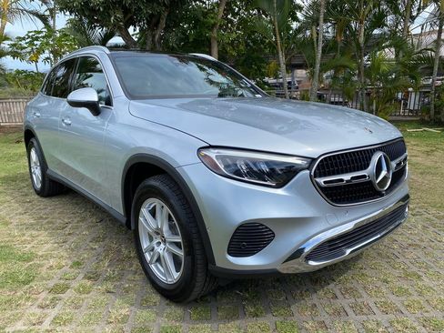 Used 2025 Mercedes-Benz GLC 300 image 1