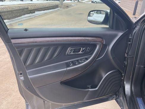 Used 2015 Ford Taurus Limited image 7
