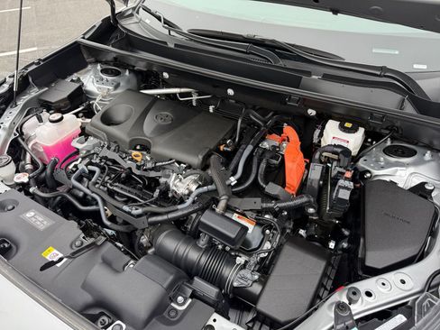 Used 2025 Toyota RAV4 LE image 31