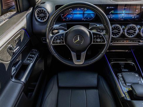 Used 2023 Mercedes-Benz GLB 250 4MATIC image 18