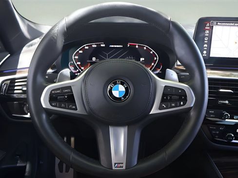 Used 2022 BMW M550i xDrive w/ Executive Package AWD/4WD image 18