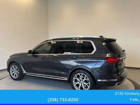 Used 2022 BMW X7 xDrive40i w/ Premium Package AWD/4WD image 10