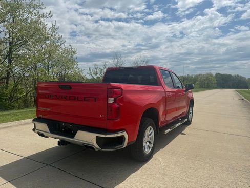 Used 2023 Chevrolet Silverado 1500 LT AWD/4WD image 3