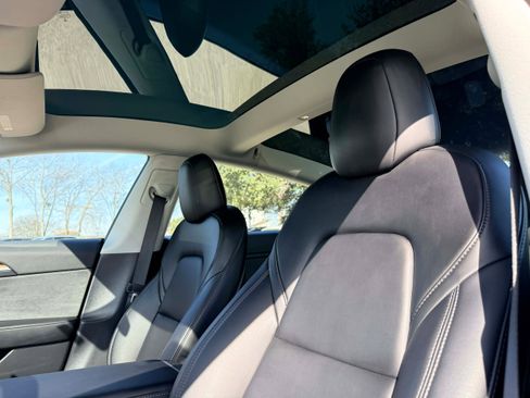 Used 2022 Tesla Model 3 Long Range image 12