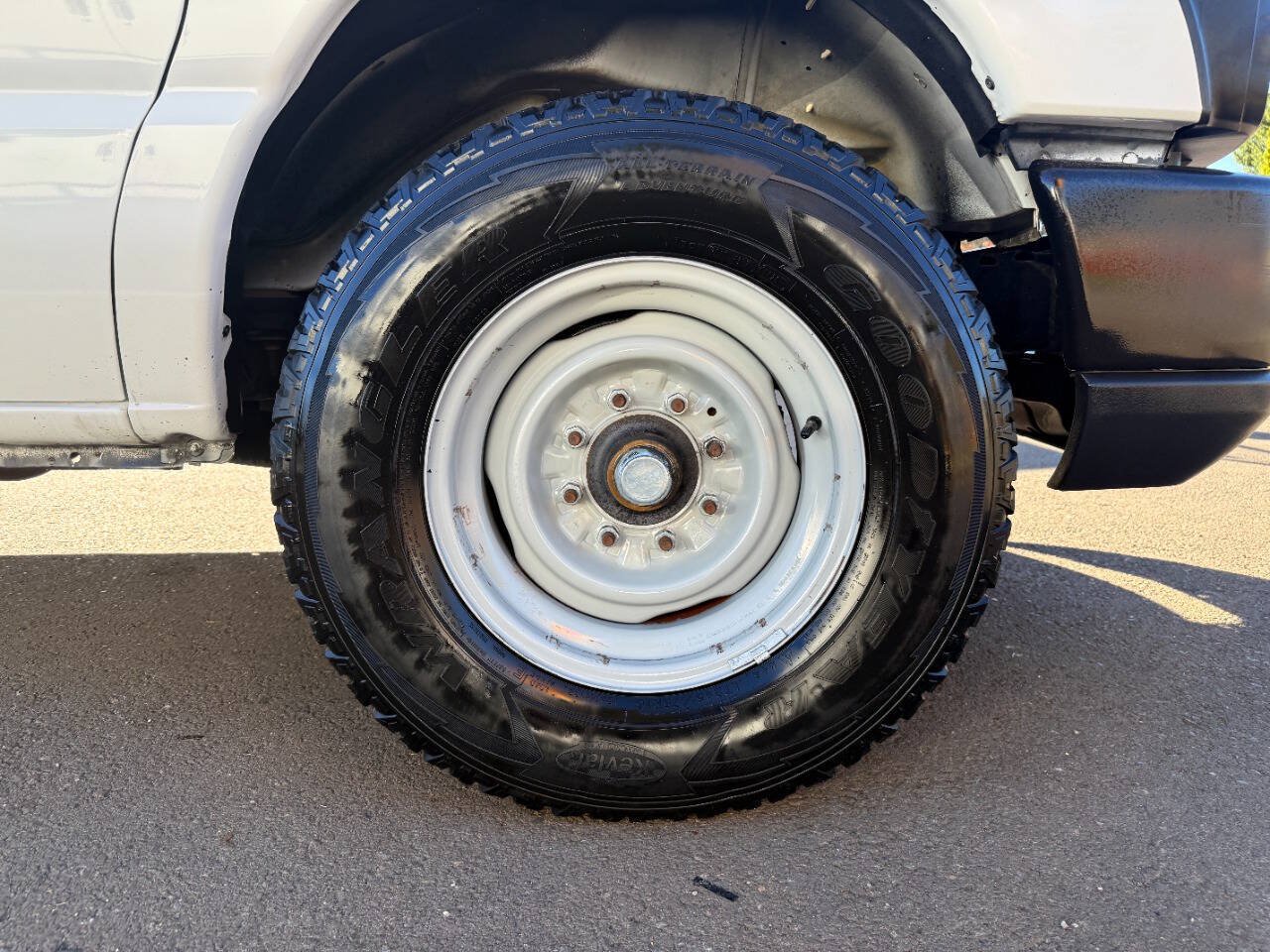 Used 2014 Ford E-350 and Econoline 350 Extended Super Duty w/ Power Group RWD image 33