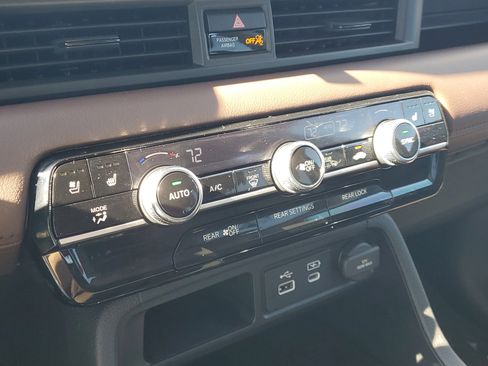 Used 2025 Honda Pilot Elite image 31